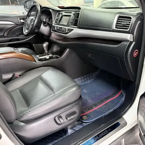 Used Toyota Highlander 2018 2.0T four-wheel drive luxury version 7 seats National V
