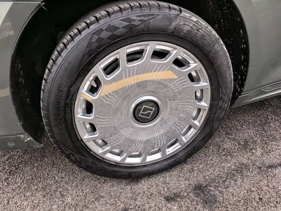900x675_0_q87_c42_autohomecar__ChxpVWl6-PaAJ2_-AAo_ma4qmY0884.jpg.webp Used Zeekr 009 2024 seven-seater aisle version 108kWh