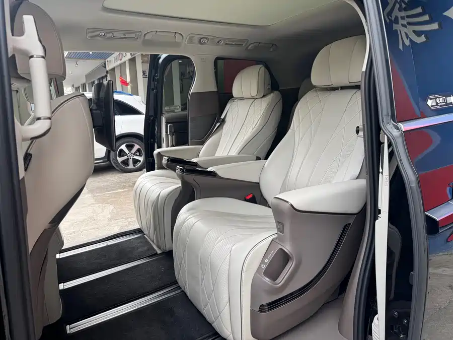 Used Denza D9 2022 DM-i 970 four-wheel drive flagship model
