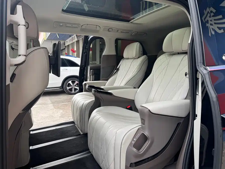Used Denza D9 2022 DM-i 970 four-wheel drive flagship model