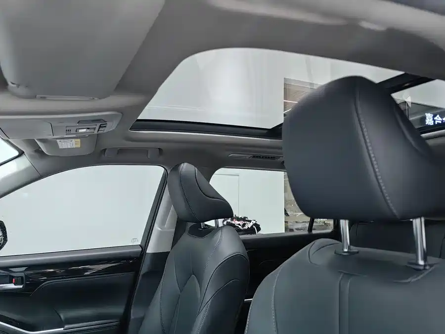 900x675_0_q87_c42_autohomecar__ChxpVWl7LnyASK2SAAKaeV2D59Q225.jpg.webp Used Toyota Highlander 2023 2.5L smart electric hybrid dual-engine four-wheel drive luxury version 7 seats