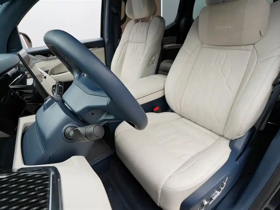 900x675_0_q87_c42_autohomecar__ChxpVWlGDlKATIJXAAFf2uHAugM813.jpg.webp Used Zeekr 009 2024 seven-seater aisle version 108kWh