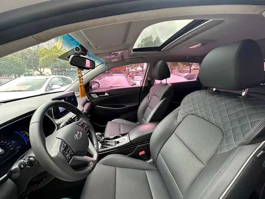 900x675_0_q87_c42_autohomecar__ChxpVWlI3XCAPOd8AAsSTwoM1yI662.jpg.webp Used Hyundai Tucson 2020 280TGDi dual-clutch two-wheel drive intelligent version National V