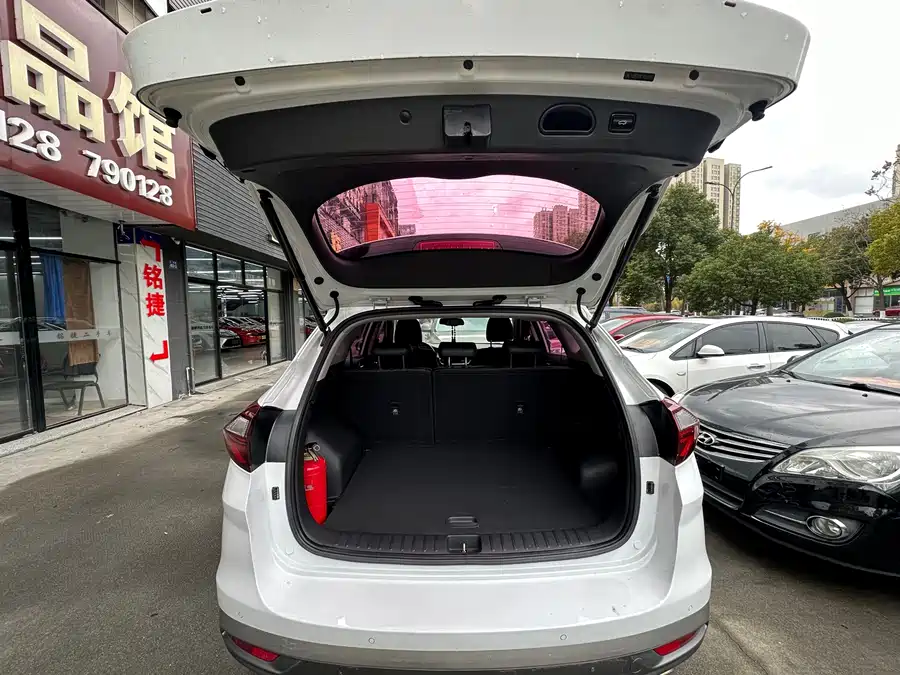 900x675_0_q87_c42_autohomecar__ChxpVWlI3XiAWw4uAAszRUmRT_U311.jpg.webp Used Hyundai Tucson 2020 280TGDi dual-clutch two-wheel drive intelligent version National V