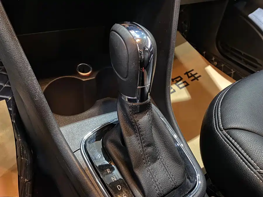 Used Volkswagen Polo 2016 1.6L automatic comfort model