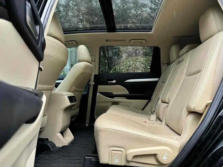 900x675_0_q87_c42_autohomecar__ChxpVWlRe-6AYG2wAAY5YYp1VS8452.jpg.webp Used Toyota Highlander 2018 2.0T four-wheel drive premium version
