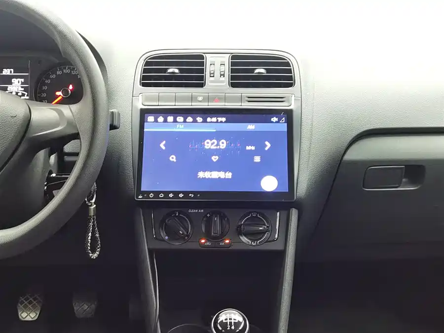 Used Volkswagen Polo 2016 1.4L manual fashion model