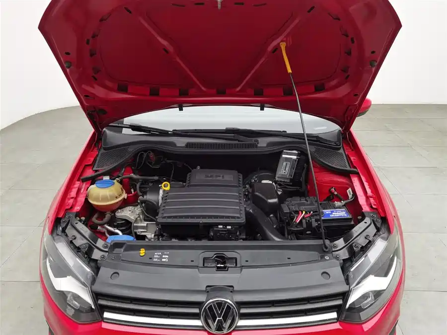 Used Volkswagen Polo 2016 1.4L manual fashion model