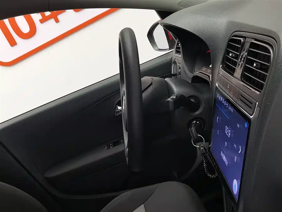 Used Volkswagen Polo 2016 1.4L manual fashion model