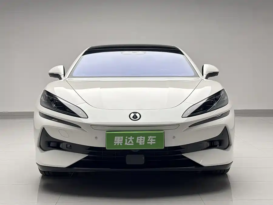900x675_0_q87_c42_autohomecar__ChxpVWldKqqAN4feAAM1RzQAZtM641.jpg.webp Used Denza Z9 2024 1100km four-wheel drive Ultra version