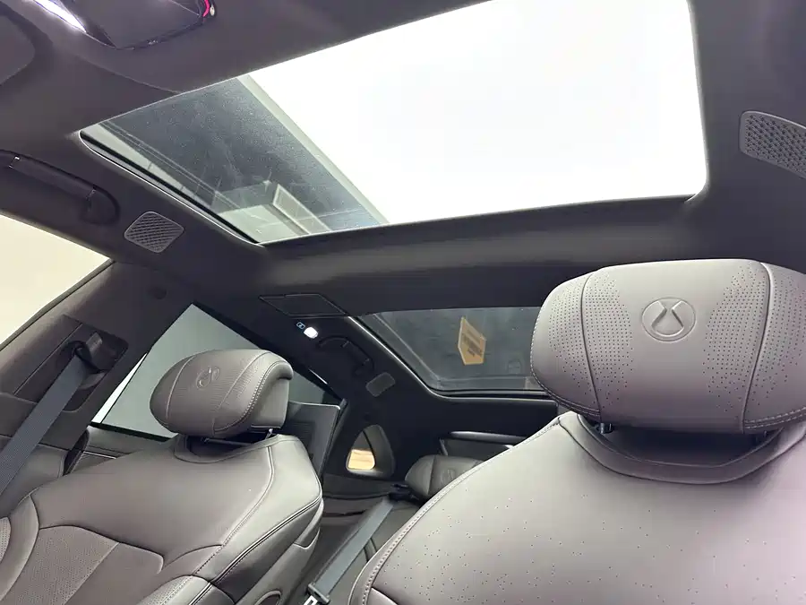 900x675_0_q87_c42_autohomecar__ChxpVWldKrCAKHT9AASQ0rHCmy8845.jpg.webp Used Denza Z9 2024 1100km four-wheel drive Ultra version