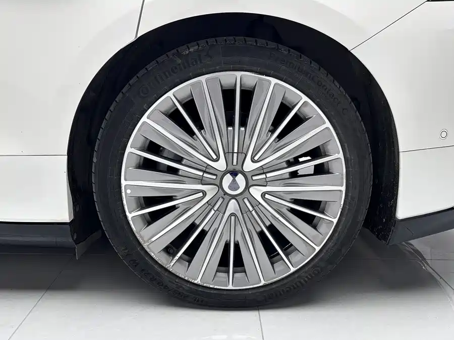 900x675_0_q87_c42_autohomecar__ChxpVWldKrKAfi0AAATJIR-4Bfw302.jpg.webp Used Denza Z9 2024 1100km four-wheel drive Ultra version