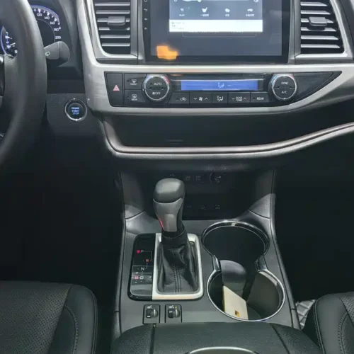 Used Toyota Highlander 2018 2.0T four-wheel drive luxury version 7 seats National V