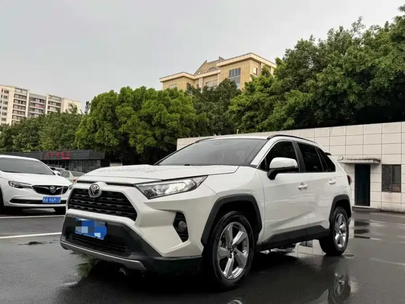 Used Toyota RAV4 Rongfang 2020 2.0L CVT two-wheel drive fashion version