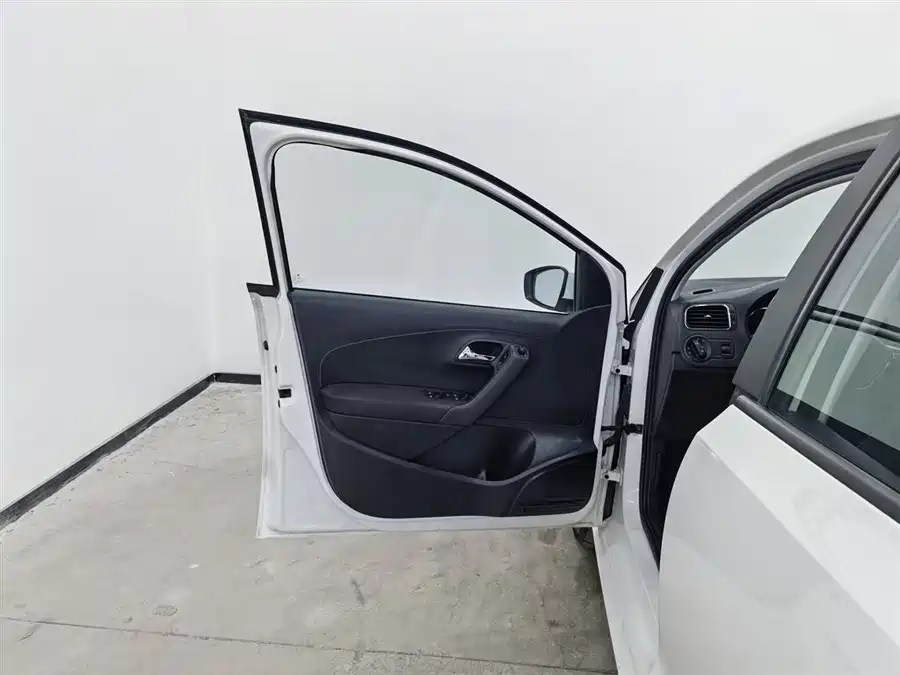 Used Volkswagen Polo 2018 1.5L automatic safety model