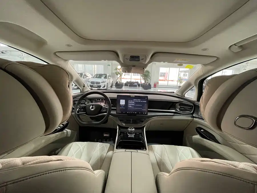 900x675_0_q87_c42_autohomecar__ChxpVWlojF6AW292AAr-uVjGHr0563.jpg.webp Used Denza D9 2025 DM-i smart driving version 1020 four-wheel drive premium model