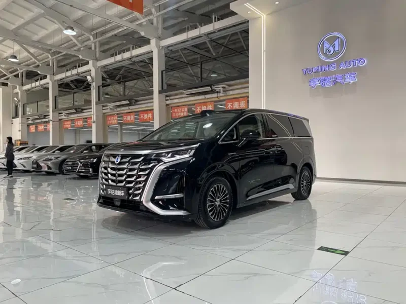 900x675_0_q87_c42_autohomecar__ChxpVWlojFmAcHueAAjtzgF9c2A734.jpg.webp Used Denza D9 2025 DM-i smart driving version 1020 four-wheel drive premium model