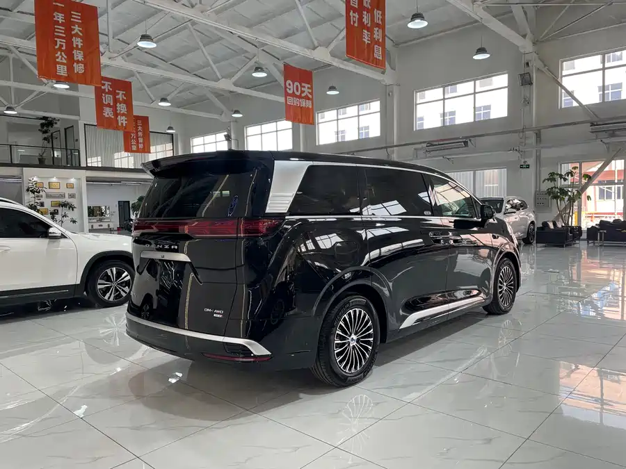 900x675_0_q87_c42_autohomecar__ChxpVWlojFyATFzUAAknyM03B2g345.jpg.webp Used Denza D9 2025 DM-i smart driving version 1020 four-wheel drive premium model