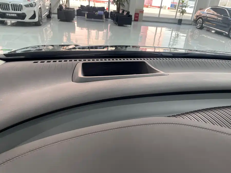 900x675_0_q87_c42_autohomecar__ChxpVWlojGWAA7dNAAcxC-RIo1M925.jpg.webp Used Denza D9 2025 DM-i smart driving version 1020 four-wheel drive premium model