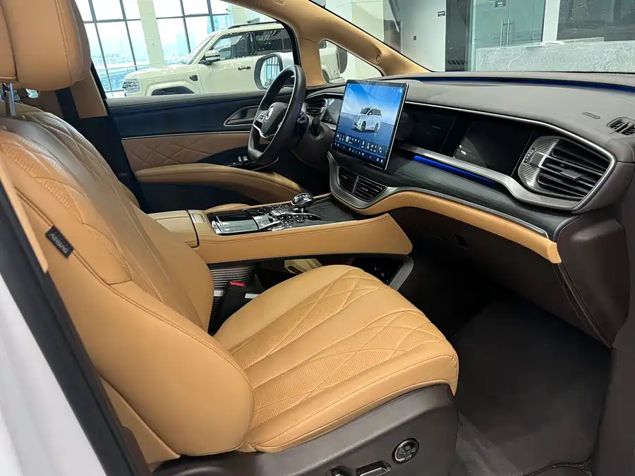 Used Denza D9 2025 DM-i smart driving version 1020 four-wheel drive flagship model