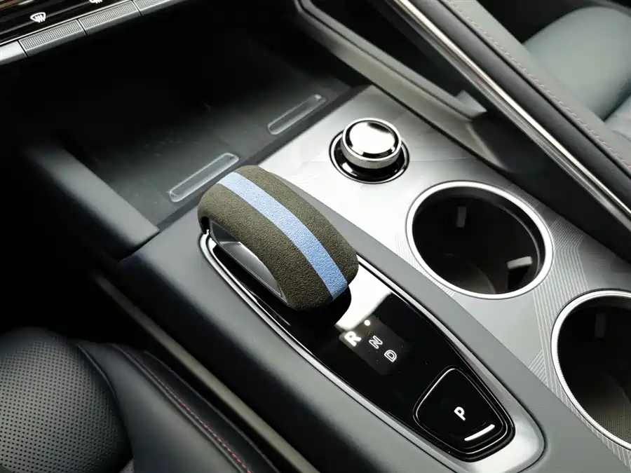 900x675_0_q87_c42_autohomecar__ChxpVWlzG6mAEB15AAGy6yy79Do056.jpg.webp Used Zeekr 001 2026 103-degree four-wheel drive Ultra version