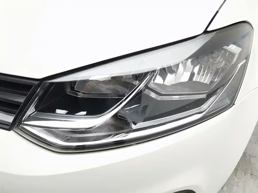 Used Volkswagen Polo 2016 1.6L automatic comfort model