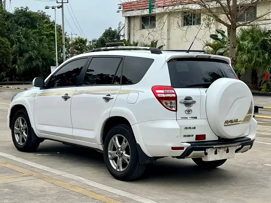 Used Toyota RAV4 Rongfang 2013 Special Edition 2.4L automatic four-wheel drive