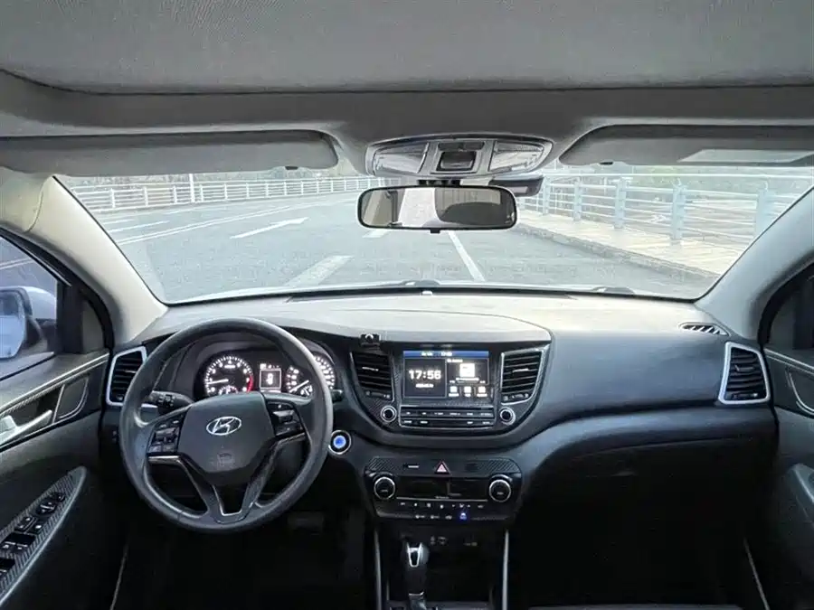 900x675_0_q87_c42_autohomecar__ChxpVWm1V9uATRNwAAHuLQpRlPs867.jpg.webp Used Hyundai Tucson 2018 1.6T dual-clutch two-wheel drive 15th anniversary special edition