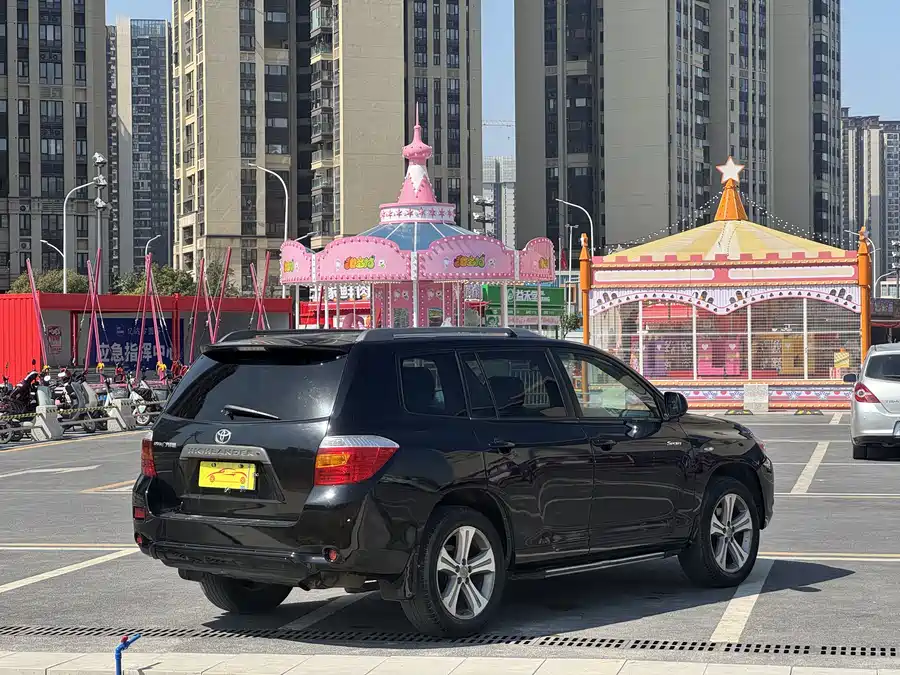 900x675_0_q87_c42_autohomecar__ChxpVWm2dN-AaeHqAAn6_yXY_tQ543.jpg.webp Used Toyota Highlander 2009 2.7L 2WD 7-seat luxury navigation version