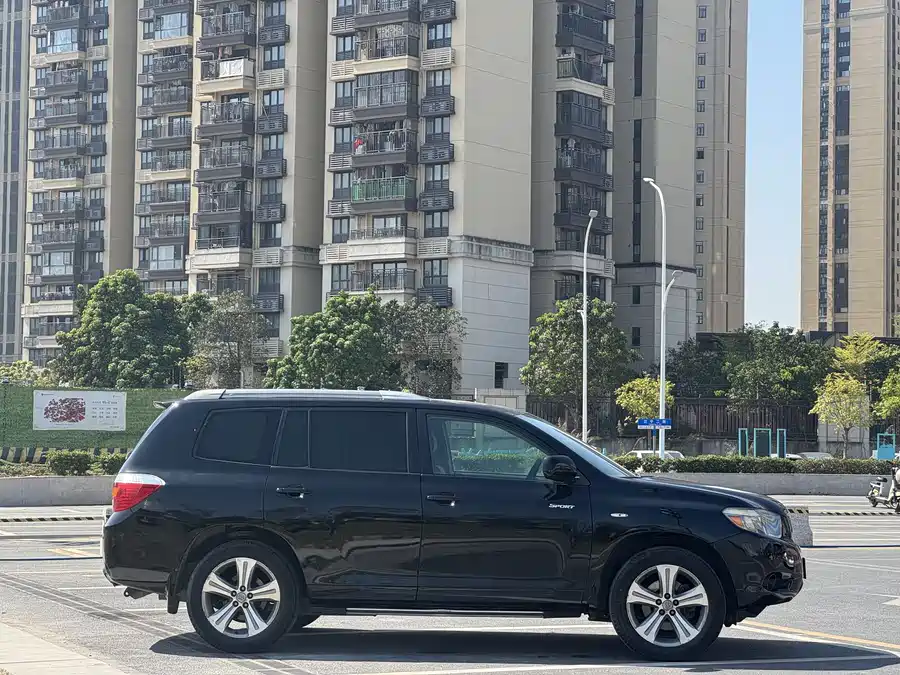 900x675_0_q87_c42_autohomecar__ChxpVWm2dN6AFquMAAn_Mi5bgR8713.jpg.webp Used Toyota Highlander 2009 2.7L 2WD 7-seat luxury navigation version