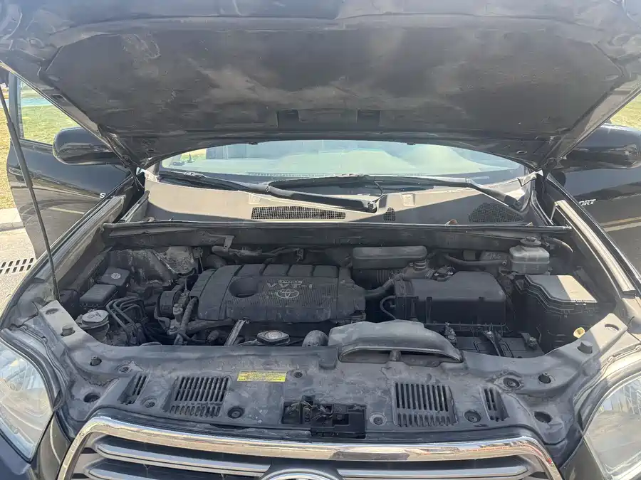 900x675_0_q87_c42_autohomecar__ChxpVWm2dOOAMnlQAAZeg2kaj7A885.jpg.webp Used Toyota Highlander 2009 2.7L 2WD 7-seat luxury navigation version