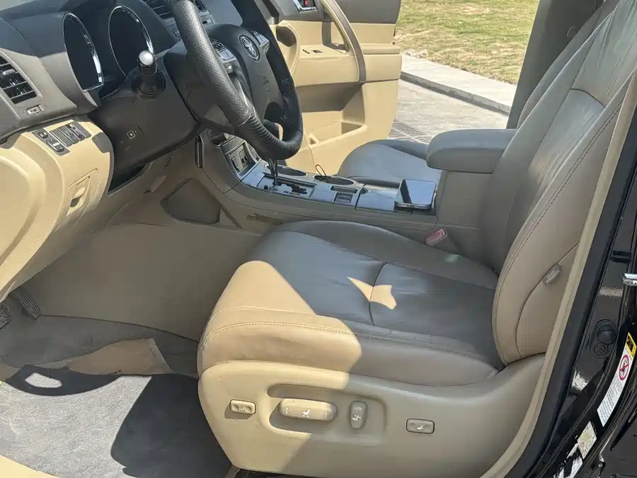 900x675_0_q87_c42_autohomecar__ChxpVWm2dOiAUgnvAAVx0C63NbM569.jpg.webp Used Toyota Highlander 2009 2.7L 2WD 7-seat luxury navigation version