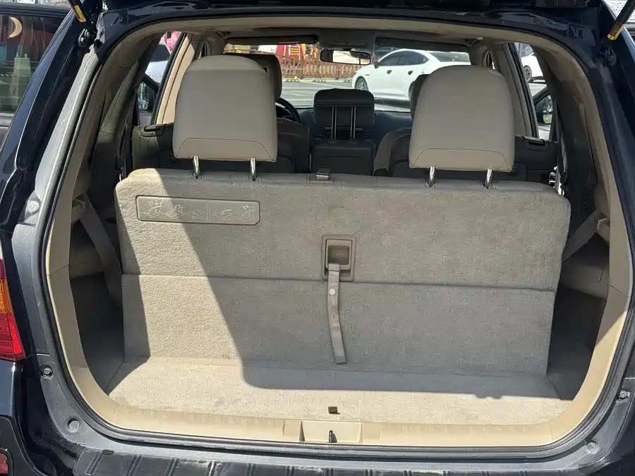 900x675_0_q87_c42_autohomecar__ChxpVWm2dPCAbd8pAAbJ9ZhLkWk391.jpg.webp Used Toyota Highlander 2009 2.7L 2WD 7-seat luxury navigation version