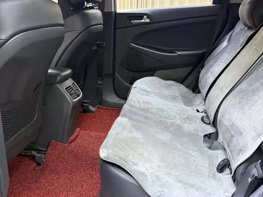 900x675_0_q87_c42_autohomecar__ChxpVWm2q0GAGyFOAATZvG4dP84758.jpg.webp Used Hyundai Tucson 2018 1.6T dual-clutch two-wheel drive 15th anniversary special edition