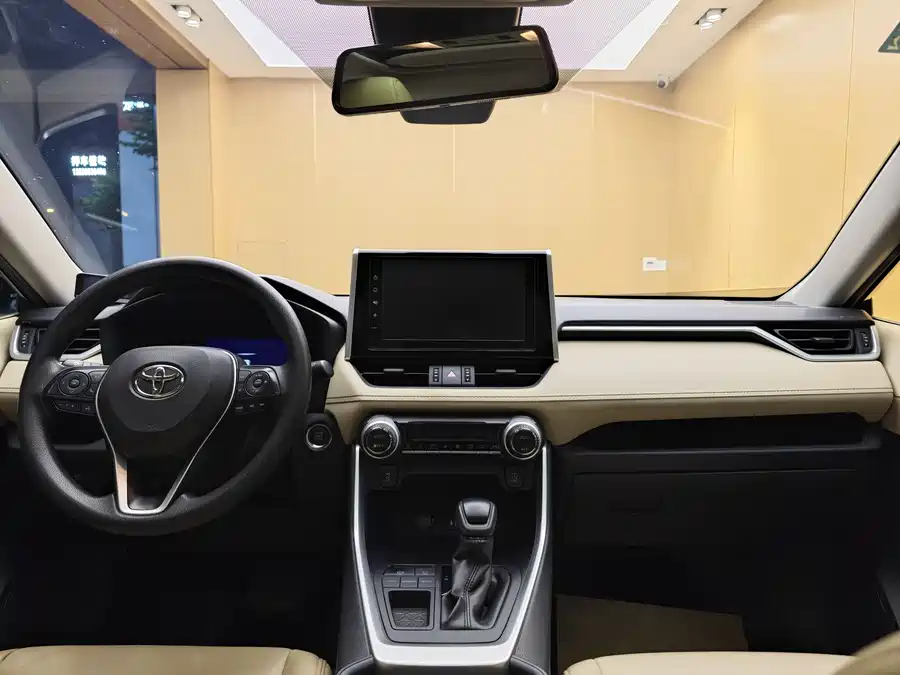 900x675_0_q87_c42_autohomecar__ChxpVWm40G-AR3h7AAPcUXvhT-U063.jpg.webp Used Toyota RAV4 Rongfang 2020 2.0L CVT two-wheel drive fashion version