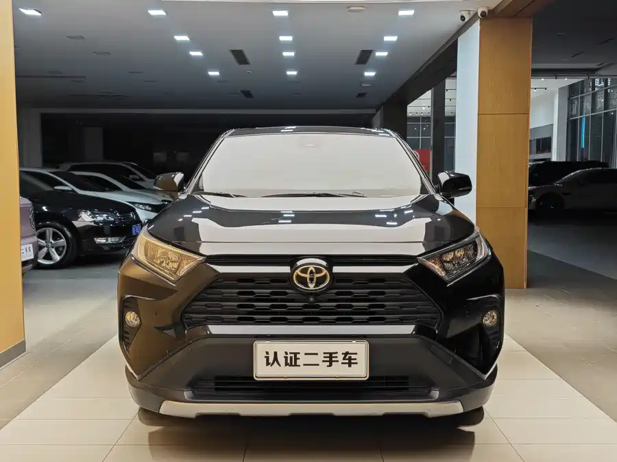 900x675_0_q87_c42_autohomecar__ChxpVWm40GiAS4H-AAQKcuZ1YNQ103.jpg.webp Used Toyota RAV4 Rongfang 2020 2.0L CVT two-wheel drive fashion version