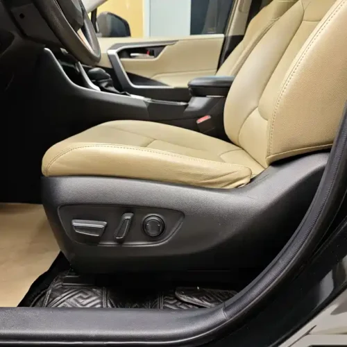 900x675_0_q87_c42_autohomecar__ChxpVWm40GuAWWfbAAX58sGl1sM810.jpg.webp Used Toyota RAV4 Rongfang 2020 2.0L CVT two-wheel drive fashion version