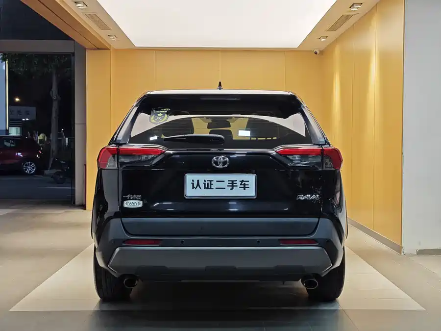 900x675_0_q87_c42_autohomecar__ChxpVWm40HeAWIdYAANq93T3EdA898.jpg.webp Used Toyota RAV4 Rongfang 2020 2.0L CVT two-wheel drive fashion version