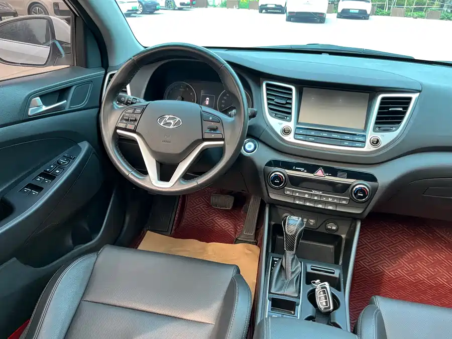 900x675_0_q87_c42_autohomecar__ChxpVWm6Q8mASEpoAApA2380Fg8674.jpg.webp Used Hyundai Tucson 2018 1.6T dual-clutch two-wheel drive 15th anniversary special edition