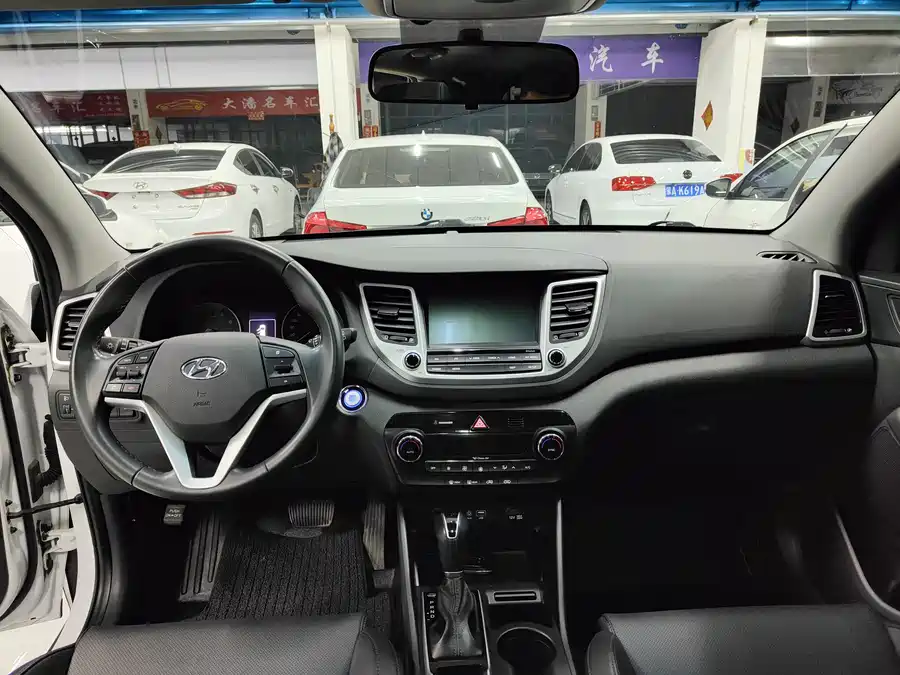 900x675_0_q87_c42_autohomecar__ChxpVWm79j-AX4stAAakKUZ8f6I463.jpg.webp Used Hyundai Tucson 2018 1.6T dual-clutch two-wheel drive 15th anniversary special edition