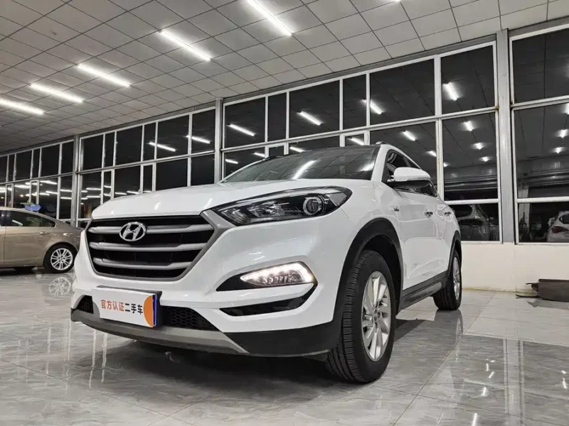 900x675_0_q87_c42_autohomecar__ChxpVWm79jyAabEiAAc9qlPLduc917.jpg.webp Used Hyundai Tucson 2018 1.6T dual-clutch two-wheel drive 15th anniversary special edition