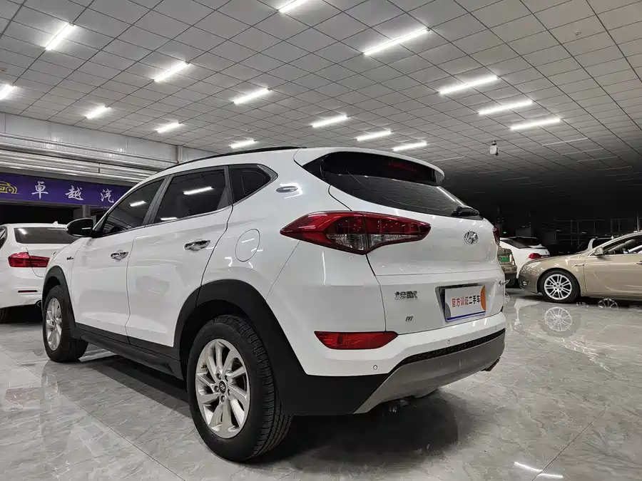 900x675_0_q87_c42_autohomecar__ChxpVWm79kCAMDxJAAaLnB04BJE767.jpg.webp Used Hyundai Tucson 2018 1.6T dual-clutch two-wheel drive 15th anniversary special edition