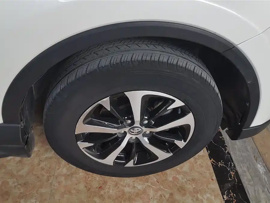Used Toyota RAV4 Rongfang 2019 2.0L CVT two-wheel drive Pioneer Edition National V