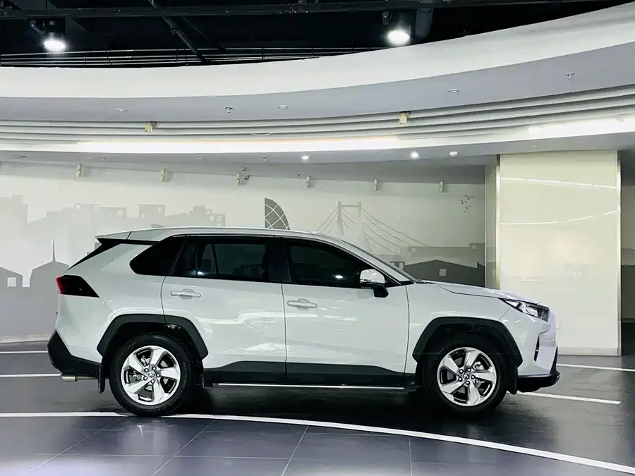 Used Toyota RAV4 Rongfang 2020 2.0L CVT two-wheel drive fashion PLUS version