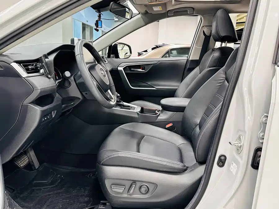 Used Toyota RAV4 Rongfang 2020 2.0L CVT two-wheel drive fashion PLUS version