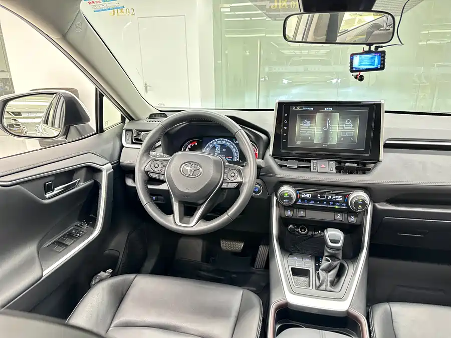 Used Toyota RAV4 Rongfang 2020 2.0L CVT two-wheel drive fashion PLUS version