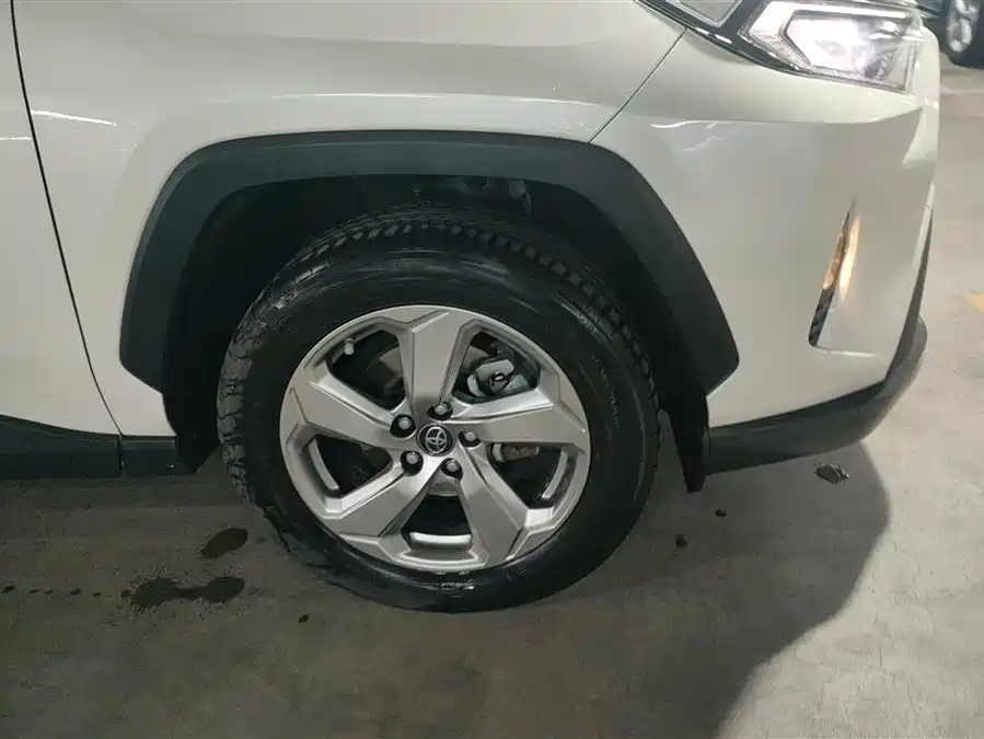 Used Toyota RAV4 Rongfang 2020 2.0L CVT two-wheel drive fashion PLUS version