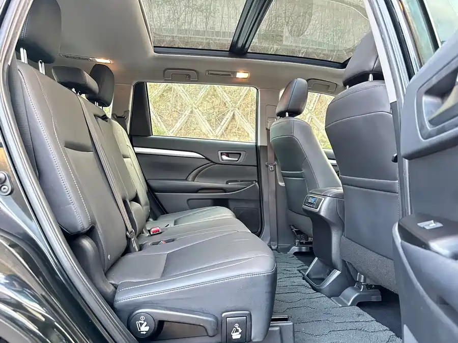 900x675_0_q87_c42_autohomecar__ChxpVWm7wj2AEli0AAk8ZrwOoYM070.jpg.webp Used Toyota Highlander 2018 2.0T four-wheel drive luxury version 7 seats National V