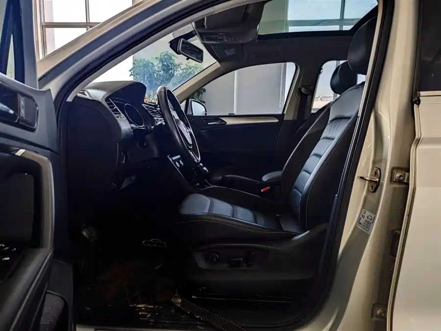 Used Volkswagen Tiguan L 2019 330TSI automatic two-wheel drive panoramic comfort version National V