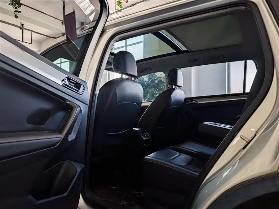 Used Volkswagen Tiguan L 2019 330TSI automatic two-wheel drive panoramic comfort version National V